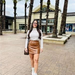 Meet your Posher, Sibel